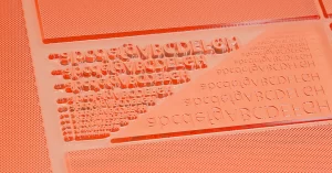 Como a escolha do clichê impacta na qualidade da impressão flexográfica